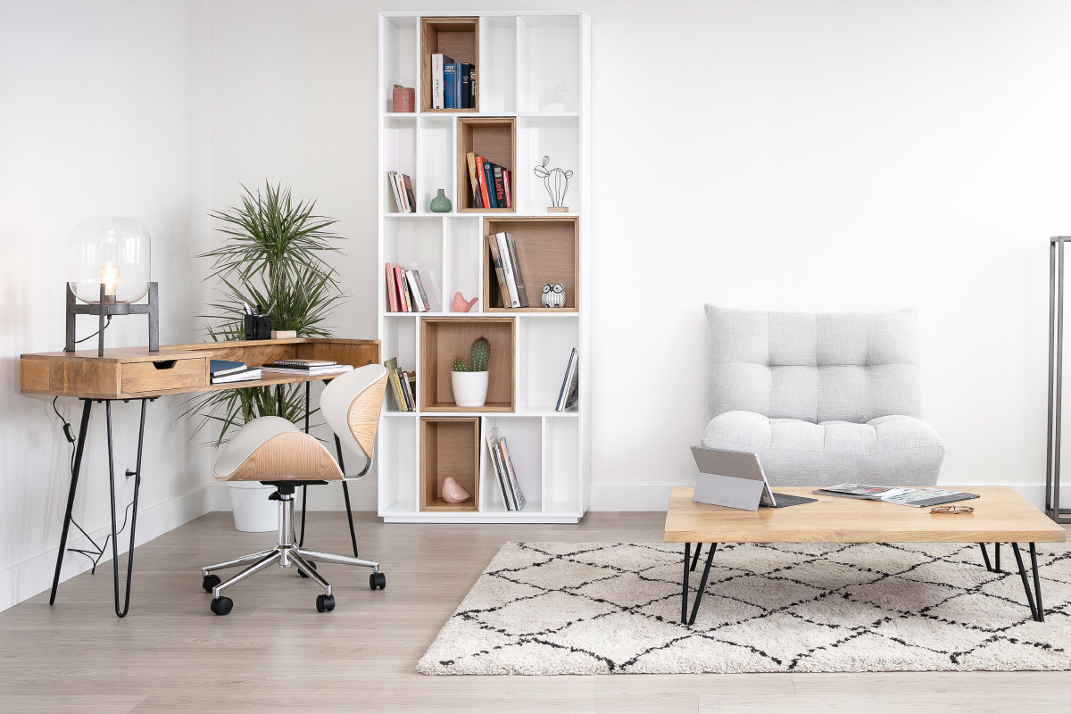 Chaise de bureau � roulettes design blanc, bois clair et acier chrom� WALNUT