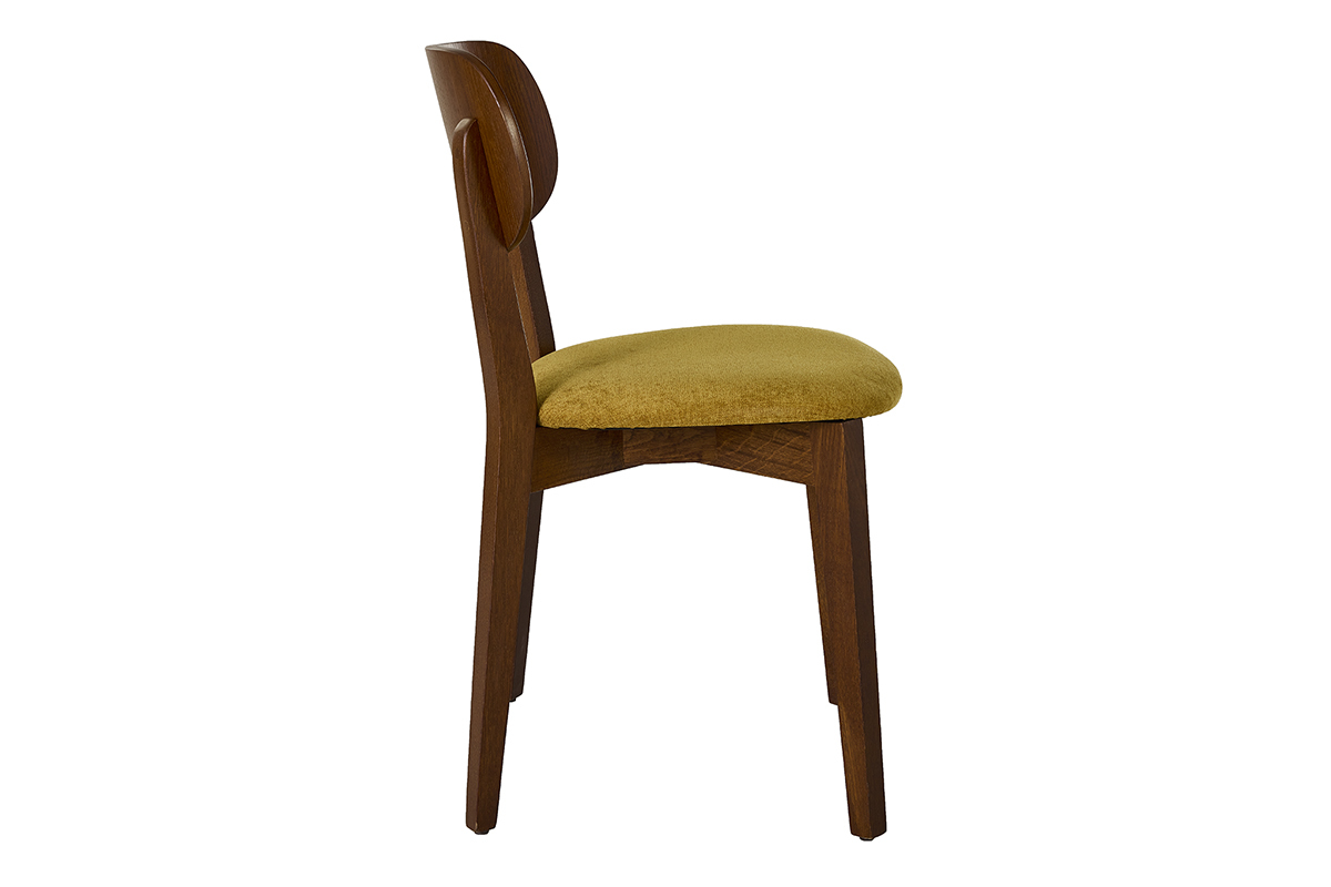 Chaise vintage en bois fonc� avec assise en velours jaune moutarde, vue de profil.