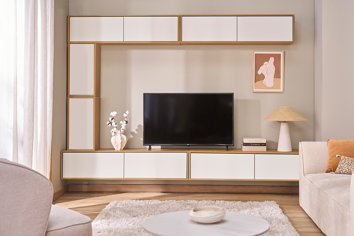 Meuble TV suspendu finition blanche et bois clair ch�ne L140 cm FLEXO