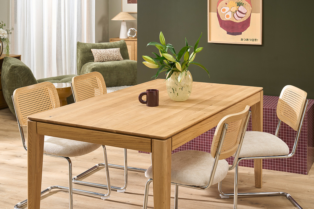 Table � manger rectangulaire extensible rallonge int�gr�e en bois clair ch�ne massif L160-245 cm NELYA