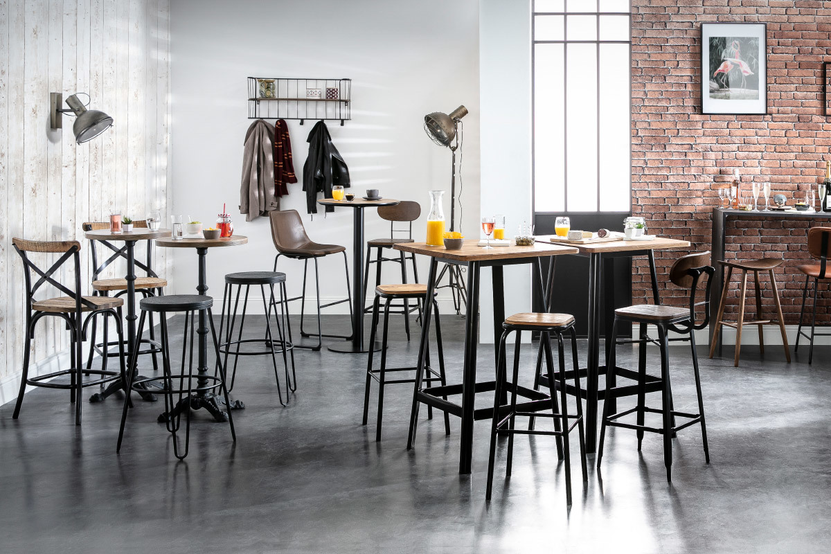 Tabourets de bar empilables noir et bois fonc� H77.5 cm (lot de 2) MEMPHIS