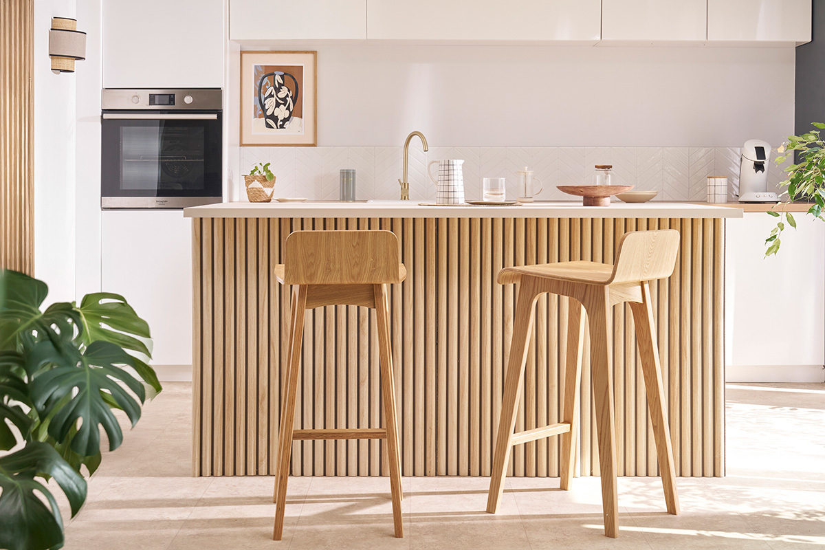 Tabourets de bar scandinaves en bois clair H75 cm (lot de 2) BALTIK